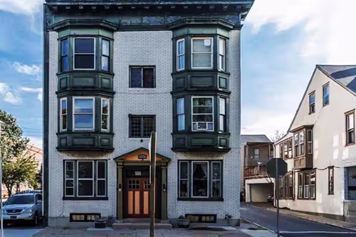Historic Harrisburg Pet-Friendly Furnished Apartments, AirBnB
