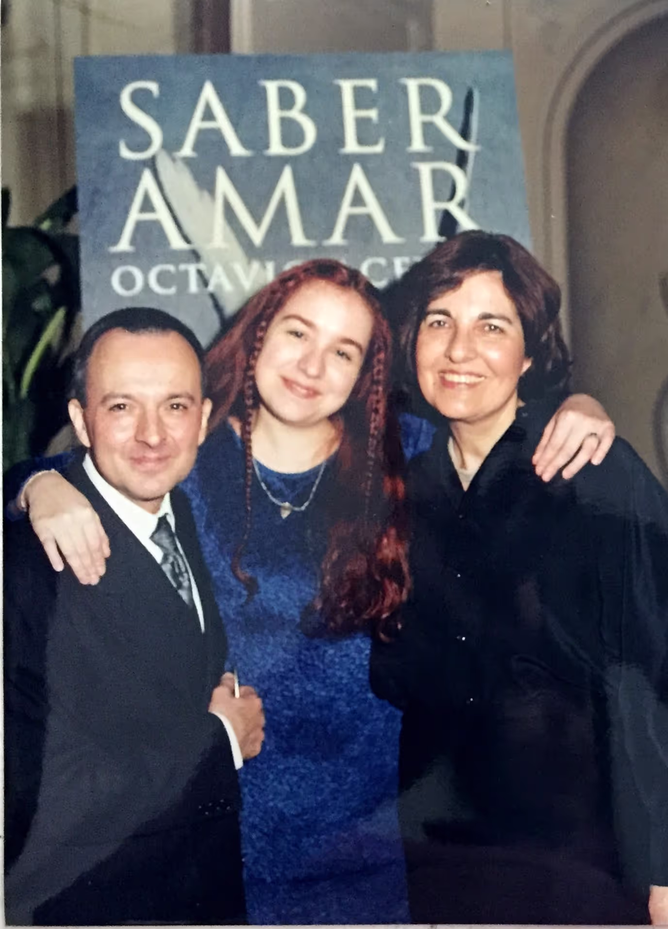 Octavio, Tisha y Mayni en la presentación del libro Saber Amar.