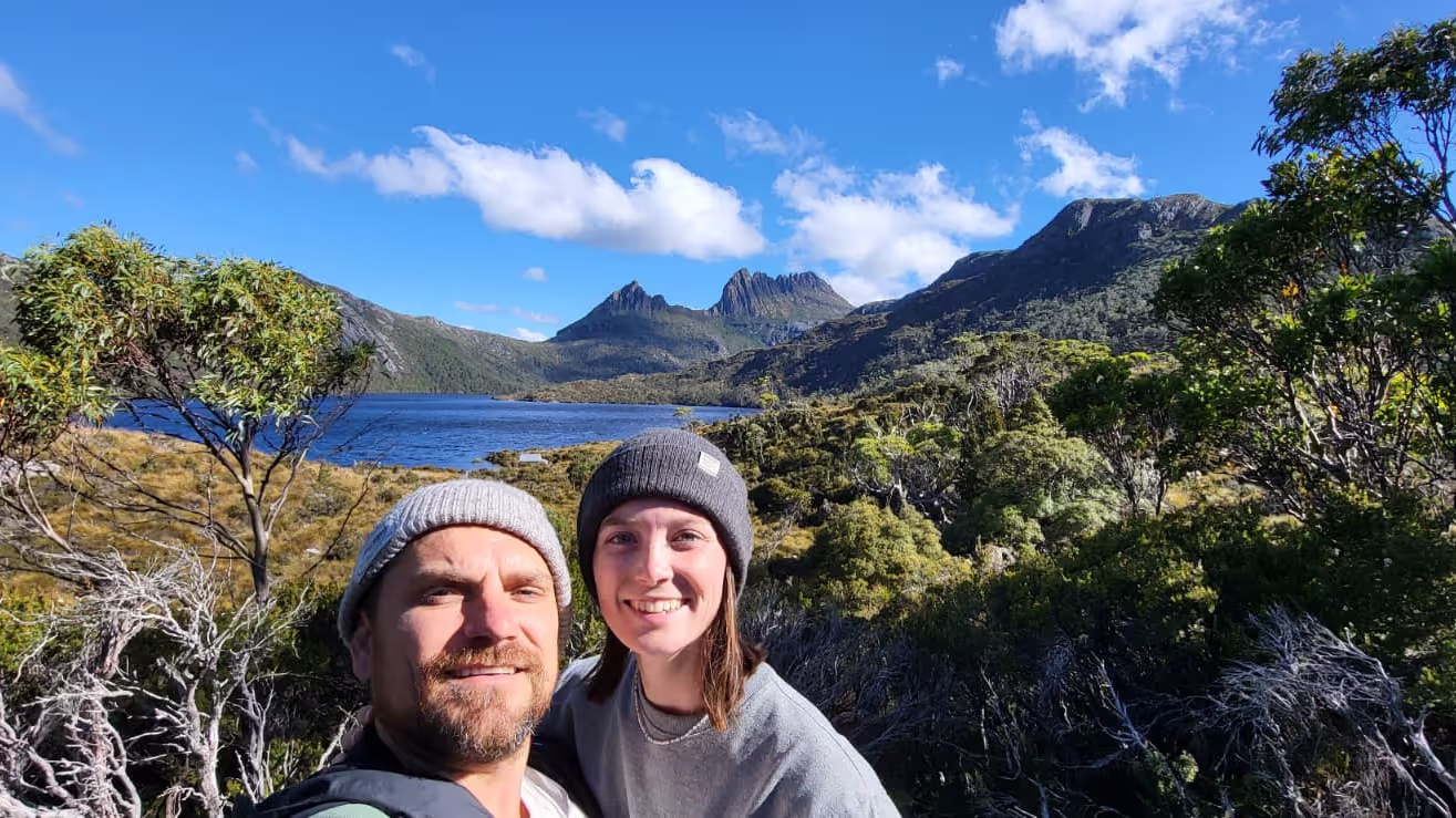 Konrad and Caro hiking in Tasmania Konrad and Caro hiking in Tasmania
