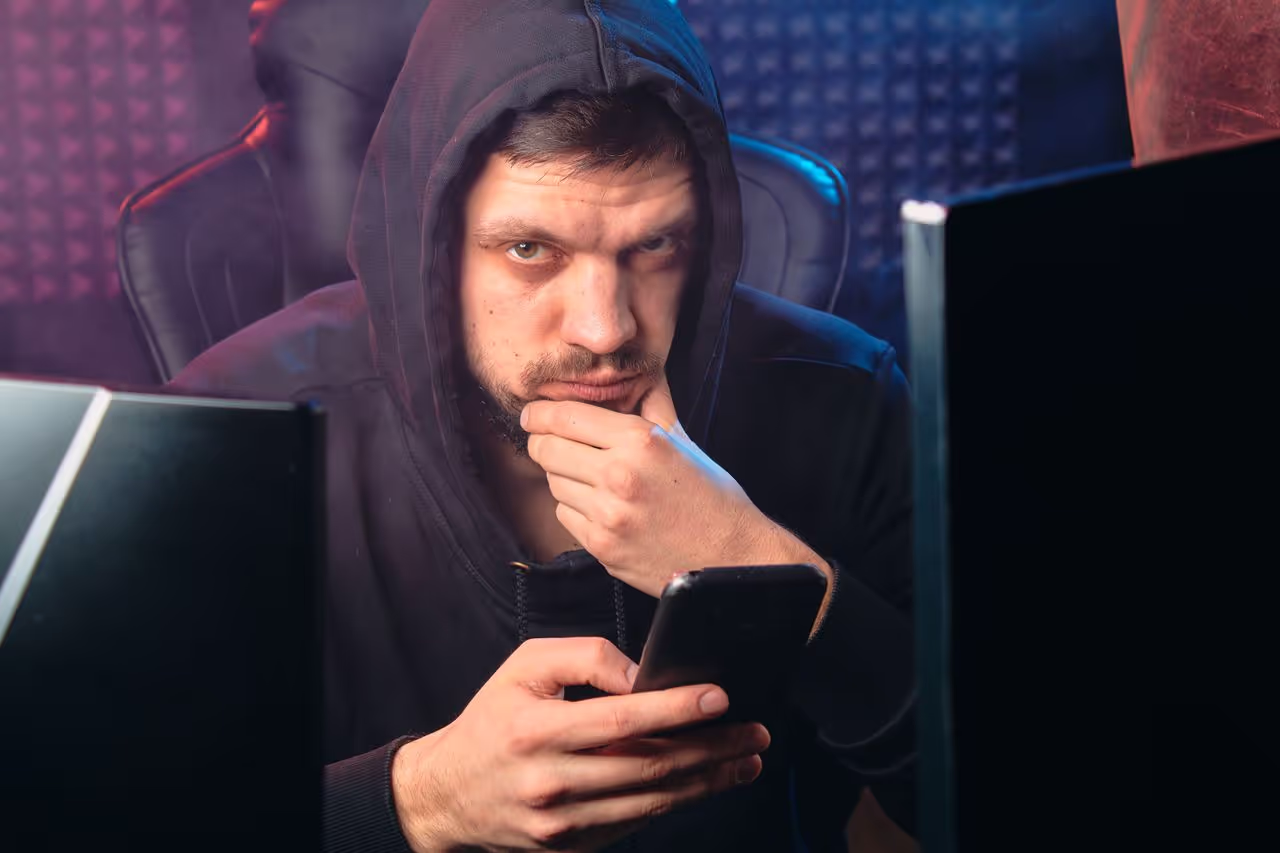 a person ready to scam a house sitter a person ready to scam a house sitter