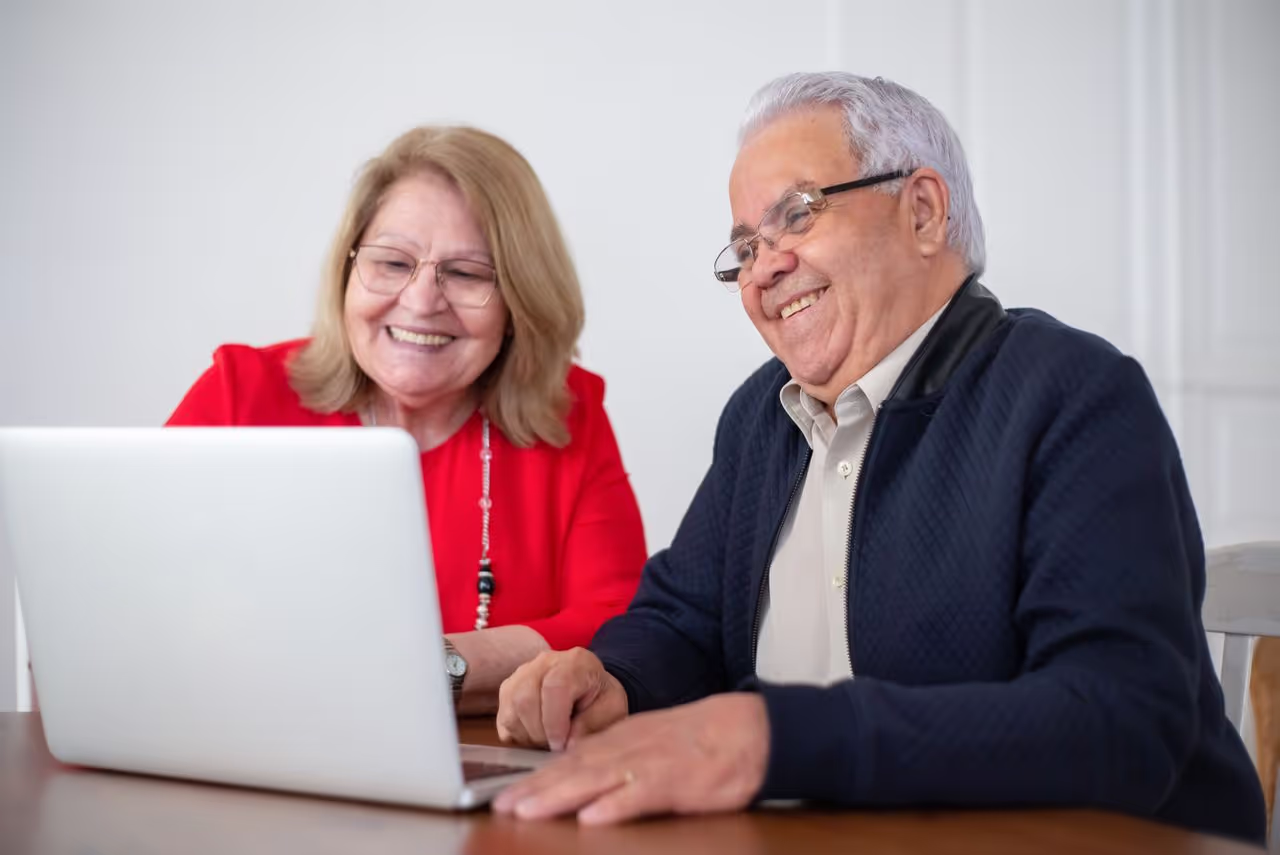 An older couple looking for house sits on Housecarers