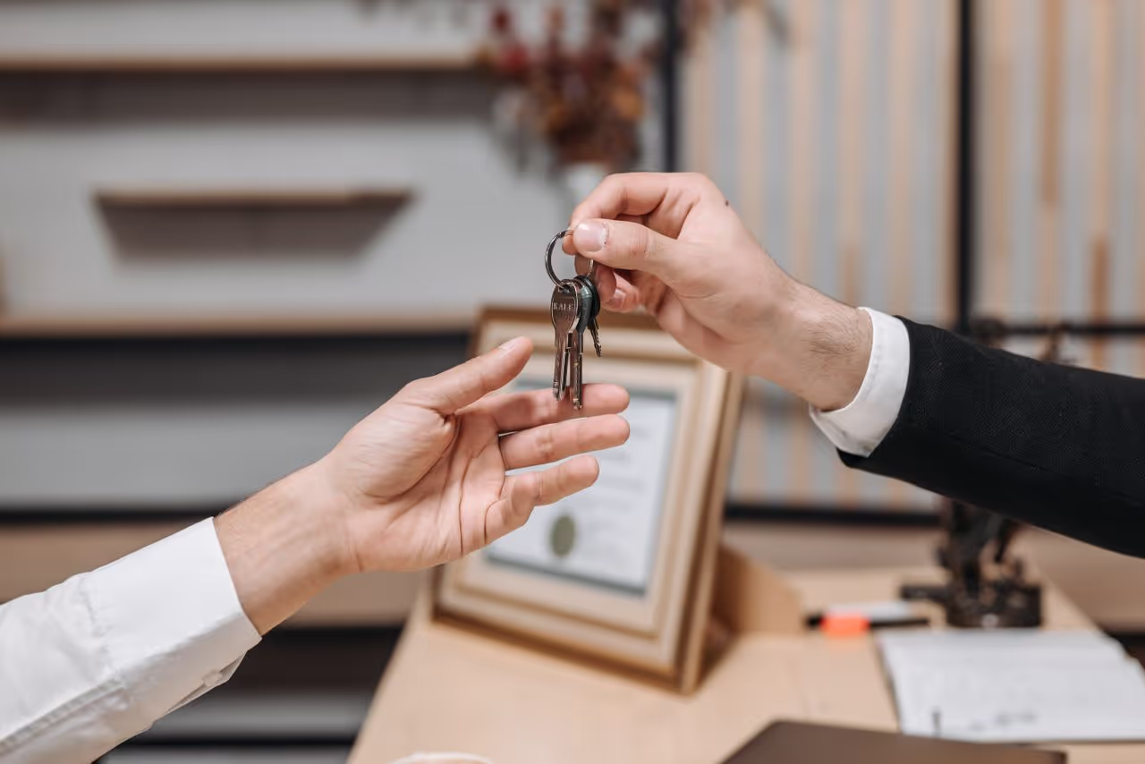House Sitter Lost the Keys: Who Pays?