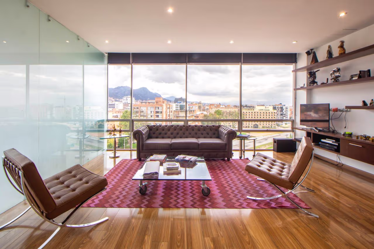 Luxury penthouse for house sitting Luxury penthouse for house sitting